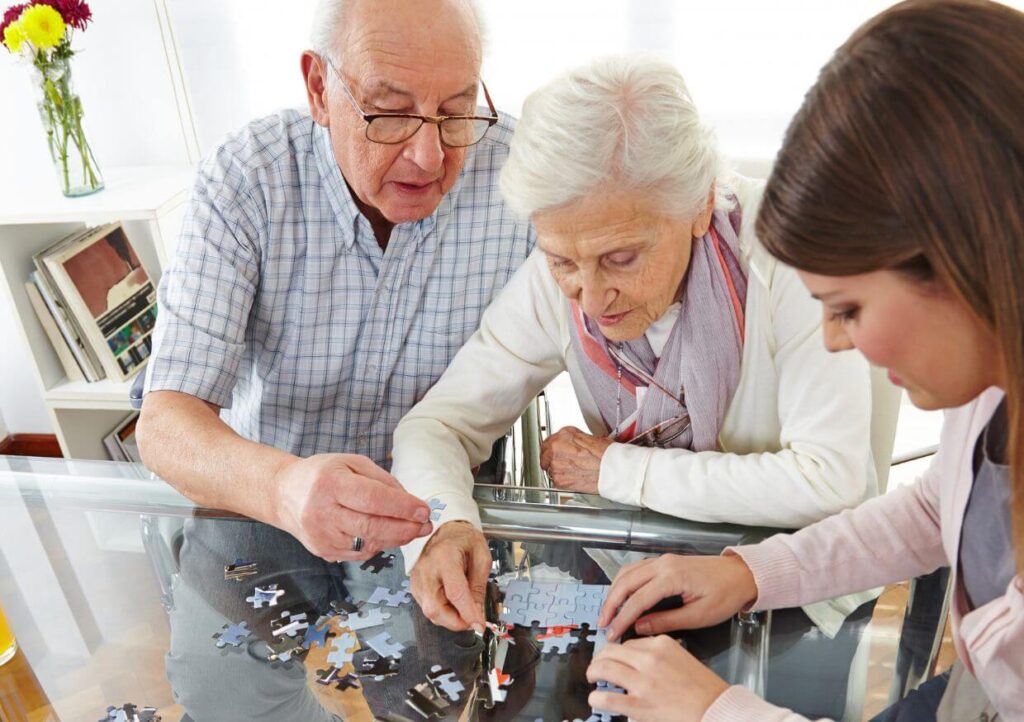 Сложувалки за постари лица